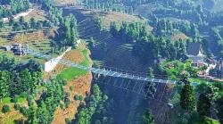 Menikmati Keindahan Alam Bromo dari Atas Jembatan Kaca Seruni Point