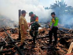 Ditinggal ke Sawah, Rumah dan Kandang Sapi di Ngaringan Grobogan Terbakar