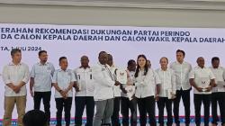 Ketua Harian Nasional I DPP Serahkan Surat Rekomendasi Dukungan Perindo kepada 37 Cakada