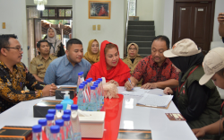 Didampingi Suami dan Anak, Mbak Ita Ikuti Tahapan Coklit oleh Tim Pantarlih Pilkada Semarang 2024