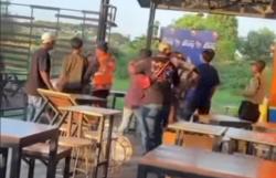 Pedagang Mie di Tangerang Luka Parah Dikeroyok Debt Kolektor