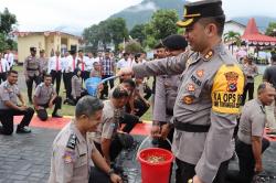 25 Anggota Polres Ende Naik Pangkat, Kapolres Tegaskan Pentingnya Tanggung Jawab Anggota Polri