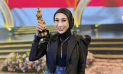 Reza Gladys Raih Penghargaan R.A Kartini Award 2024 Sebagai Doctor Entrepreneur