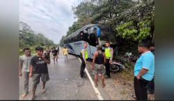 Kecelakaan Maut Pengendara Motor Tewas Tembus Tersangkut di Bus