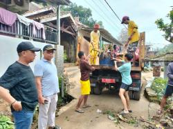 Keren! Wartawan Banten Peduli Lingkungan, Kompak Bersihkan Sungai di Serang