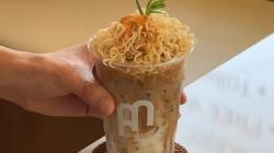 VIRAL : Netizen : Sekte Apalagi? Kopi Pakai Topping Mie