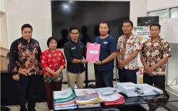 KPU Kobar Serehkan Berkas Calon Anggota DPRD Kobar Terpilih ke Pemprov Kalteng