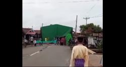 Warga Protes Penutupan Jalan Pelabuhan Rakyat Pontianak Barat Acara Nikahan