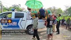 Viral! Polisi di Pemalang Bantu Warga Antar Jenazah dengan Mobil Patroli karena Jarak TPU Jauh