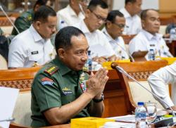 Panglima TNI Hadiri Rapat Kerja Komisi I DPR RI