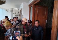 Melihat Proses Coklit Kediaman Bupati Karawang