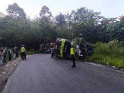 Polres Padangsidimpuan Sebut Truk Pengangkut Motor di Jalinsum Simirik Berhasil Dievakuasi