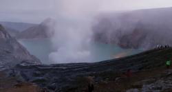 Gunung Kawah Ijen Naik Status Waspada, Wisatawan Dilarang Mendekat 1,5 Km