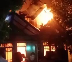 Korsleting Listrik, Rumah di Panggarangan Lebak  Ludes Terbakar, yang Tersisa Hanya Baju di Badan