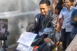 Banjir Hadiah, Pegi Setiawan Dapat Hadiah Motor