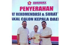 Resmi, Rachmat Imanda Terima Surat Tugas dari DPP Partai Gerindra