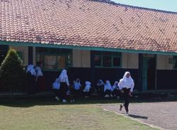 Hari Pertama Sekolah, SMP Negeri 4 Sindangbarang Terapkan MPLS