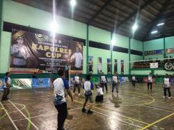 Fun Game Forkopimda Vs Wartawan Jadi Pembuka Turnamen Bola Voli Kapolres Cup Probolinggo