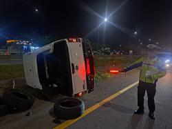 Aksi Kejar-kejaran Mirip Adegan Film di Tol Jombang, Mobil Petugas Bea Cukai Alami Kecelakaan