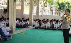 Sosialisasi Kenakalan Remaja Digelar Polsek Cidaun di Ma Al Holiliyah