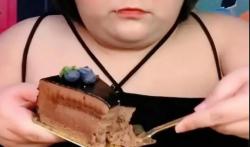 5 Peristiwa Nahas Konten Kreator saat Mukbang dalam Porsi Ekstrem