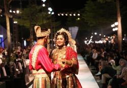 Fashion Show 'Makassar Sekalia' Pamerkan Baju Adat Pengantin Bugis-Makassar di F8 2024