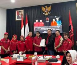 PDI P Berikan Surat Tugas ke Hamartoni Ahadis sebagai Balon Bupati di Pilkada Lampung Utara