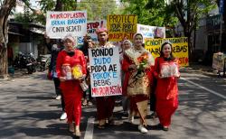 Ecoton Dorong Kemenag Gresik Uji Sperma dan Swab Mikroplastik bagi Calon Pengantin, Ini Alasannya!