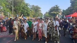 Peringati Hari Kebaya Nasional, HRB Surakarta Gelar Kirab Parade Kebaya Nusantara