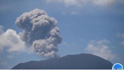 Gunung Ibu di Halmahera Barat Meletus, Hujan Abu Berbaya, Msyarakat Diimbau Pakai Masker