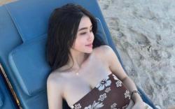 Potret Seksi Anastasya Khosasih di Pantai Pakai Strapless Bikin Netizen Gagal Fokus