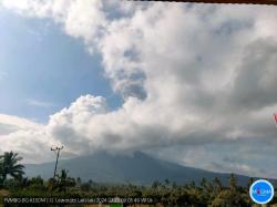 Gunung Lewotobi Laki-laki di NTT, kembali meletus Ketinggian kolom abu mencapai 1000 Meter