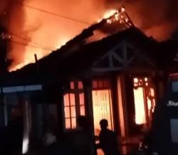 Rumah Warga Jombang Hangus Terbakar Menjelang Subuh, Kerugian Capai Rp150 Juta