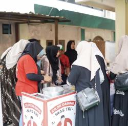 Permintaan Gerai Cilok Daging Mas Tri  di Kota Bekasi Terus Meningkat