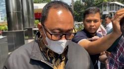 Penampakan Suami Wali Kota Semarang Mbak Ita usai Diperiksa KPK, Pakai Masker dan Tertunduk