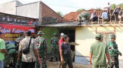 Kolaborasi TNI dan Pemkot Banjar Lakukan Renovasi Rumah Tidak Layak Huni