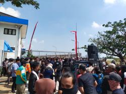 Ratusan Warga Tuban Demo Pabrik PT Indo Mina Bahari, Karena Abaikan Pencemaran Lingkungan