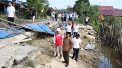 Rusak Parah, Jalan Poros Tenggarong-Loa Janan Terancam Putus