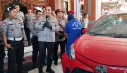 Viral Sopir Mobil Merah Tabrak Polisi di Kudus hingga Nyangkut di Kap, Pelaku jadi Tersangka