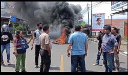 Buntut Ada Warga Terkena Peluru Nyasar, Warga Amagarapati Larantuka Gelar Aksi Protes ke Mapolres