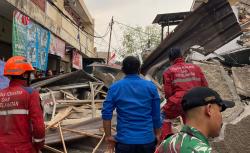 Viral! Bangunan Rumah Berlantai Tiga Di Margahayu Bandung Ambruk Tak Tersisa