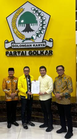 Rekom Partai Golkar Berlabuh Pada Pasangan Arie - Sumarno