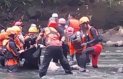 Pemuda yang Diduga Bunuh Diri Loncat dari Jembatan Cirahong Ciamis Ditemukan Mengambang