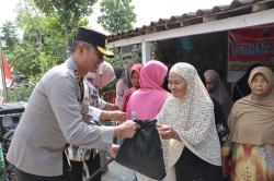 Implementasikan Commander Wish Kapolda Jateng, Polres Grobogan Salurkan Puluhan Paket Sembako