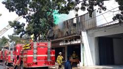 2 Toko Sepatu dan Tas di Cibaduyut Bandung Ludes Terbakar, Diduga Gegara Korsleting Listrik