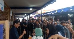Menparekraf Bangga Wisman Borong Produk UMKM Peserta AKI 2024 di Labuan Bajo
