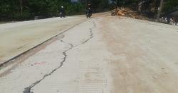 Proyek TPT Jalan Saketi-Picung Retak, Aktivis Lebak Selatan Minta Pelaksana Bongkar Kembali