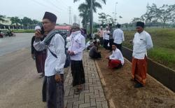 Santri dan Ulama di Serang Luruk Pabrik Miras, Tuntut Segera Ditutup