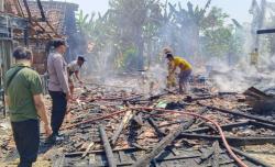 Gegara Konsleting Listrik, Tiga Rumah Petani di Banjarsari Kradenan Terbakar