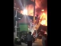 Pasar Buah Peterongan Semarang Terbakar, Warga Sempat Panik